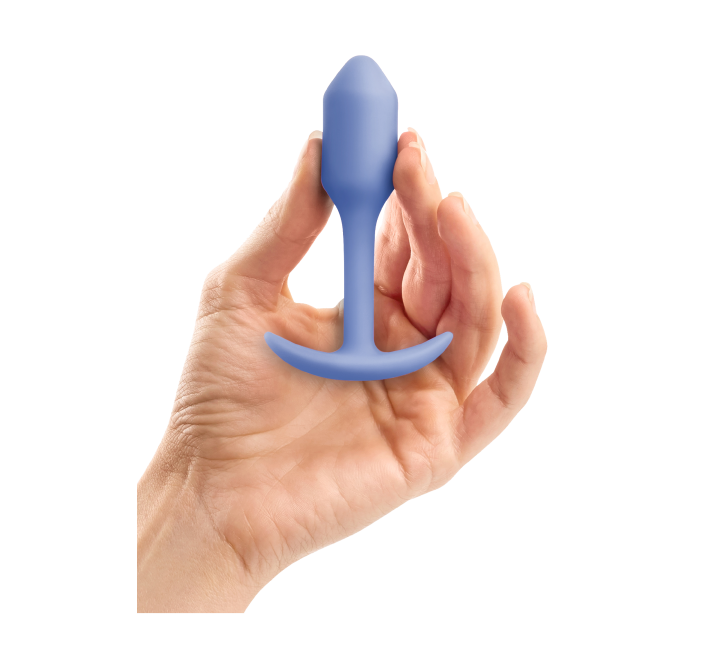 Анальная пробка со смещенным центром тяжести B-vibe Snug Plug 1 голубая