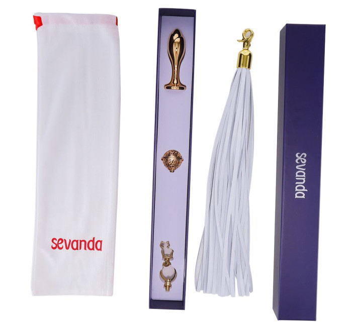 Металева анальна пробка Хвіст поні LOCKINK SEVANDA White Pony-Tail Anal Rose-shape Plug