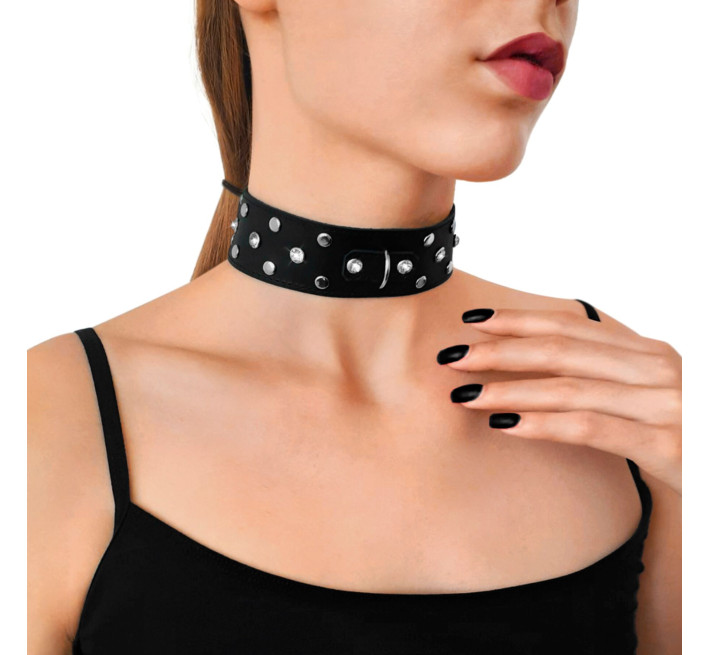 Ошейник из натуральной кожи с заклепками и стразами Art of Sex - Jenna Collar, Черный
