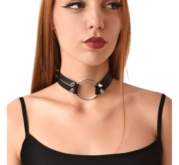 Чокер с металлическим кольцом и шипами из натуральной кожи Art of Sex - Ruby, цвет Черный