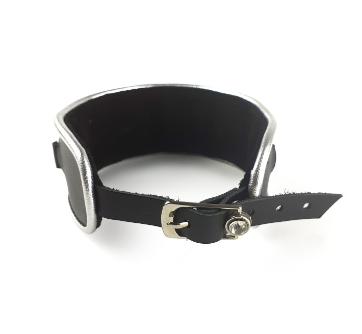 Ошейник из натуральной кожи со стразами и кольцом Art of Sex Collar Ring