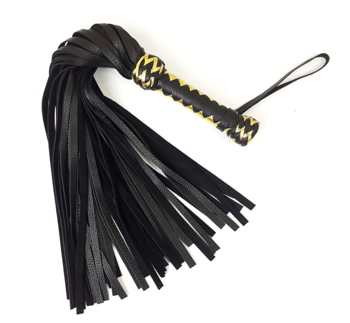 Черный флоггер классический с золотой рукоятью Art of Sex натуральная кожа, 50 хвостов, по 50см, рукоятка 20см