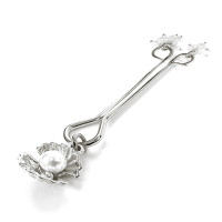 Затискач для клітора перлина з мушлею та кристалами Art of Sex - Margie clit clamp, Срібло Затискач для клітора перлина з мушлею та кристалами Art of Sex - Margie clit clamp, Срібло