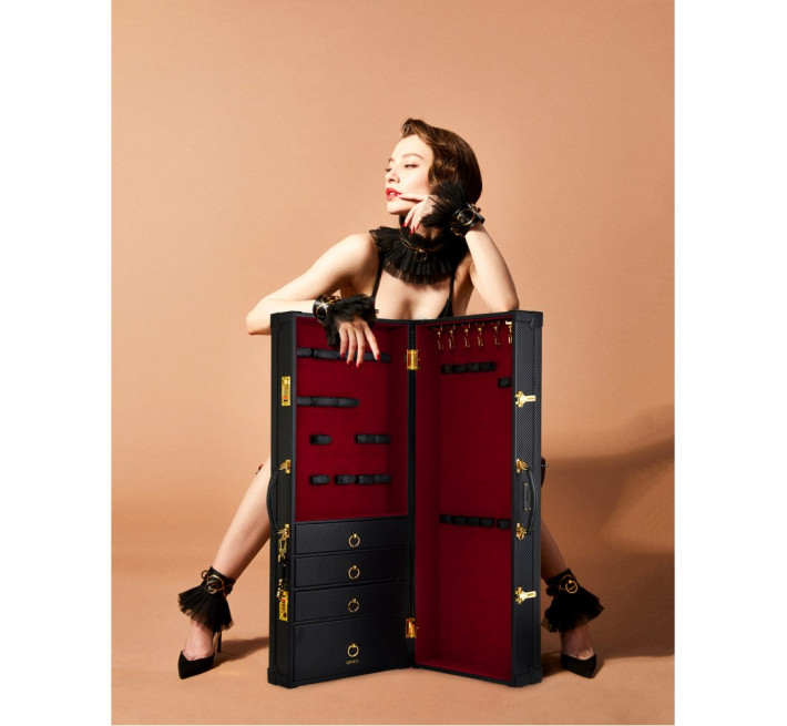 Шкаф-чемодан для БДСМ аксессуаров Upko, из итальянской кожи, черный, 14 предметов