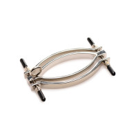 Затискач для статевих губ Master Series: Pussy Tugger Adjustable Vagina Clamp with Chain Затискач для статевих губ Master Series: Pussy Tugger Adjustable Vagina Clamp with Chain