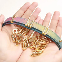 Чокер с золотыми буквами SMD со стразами Lockink Sevanda, кожаный, разноцветный Чокер с золотыми буквами SMD со стразами Lockink Sevanda, кожаный, разноцветный