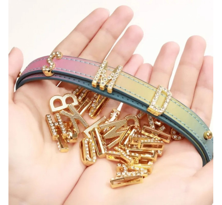 Чокер с золотыми буквами SMD со стразами Lockink Sevanda, кожаный, разноцветный