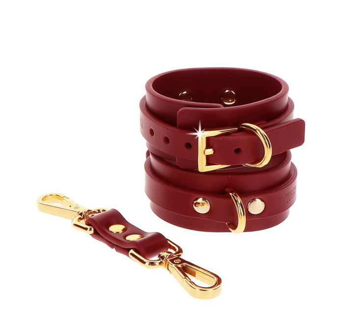 Наручники с карабинами Taboom красные, золотистая фурнитура.