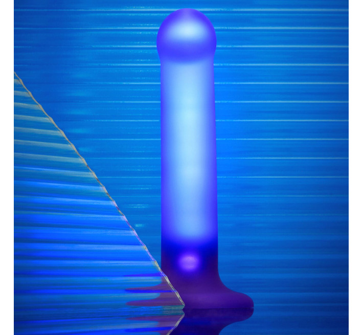 Дилдо, що світиться Strap-On-Me Glow-LED Dildo Purple - M