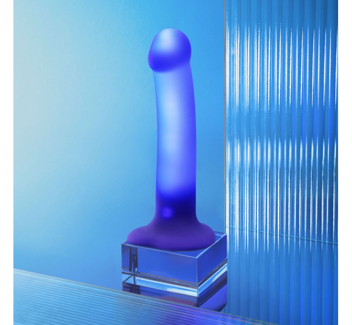 Дилдо, що світиться Strap-On-Me Glow-LED Dildo Purple - M