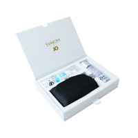Подарунковий набір Svakom Anniversary Box: вакуумний стимулятор, стрічки, маска, лубрикант, спрей Подарунковий набір Svakom Anniversary Box: вакуумний стимулятор, стрічки, маска, лубрикант, спрей