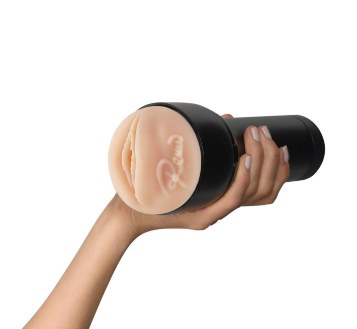 Мастурбатор Kiiroo Feel Romi Chase, копия вагины порнозвезды