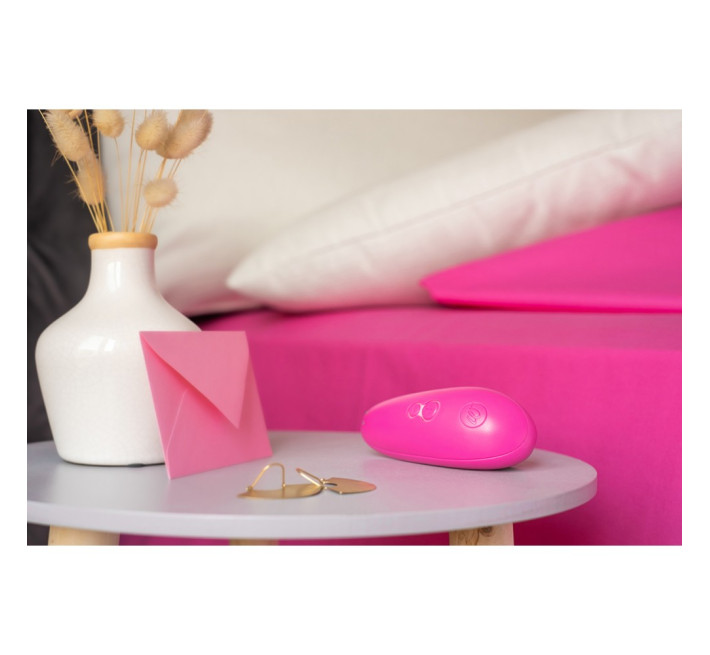 Вакуумний стимулятор клітора Womanizer Starlet 3 Pink