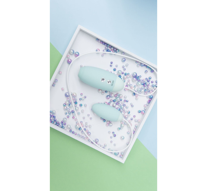 Вакуумный стимулятор с виброяйцом 2-в-1 KisToy Miss VV Голубой