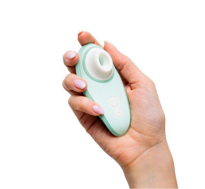 Вакуумний кліторальний стимулятор Womanizer Liberty 2 Sage, 8 режимів, магнітна кришечка