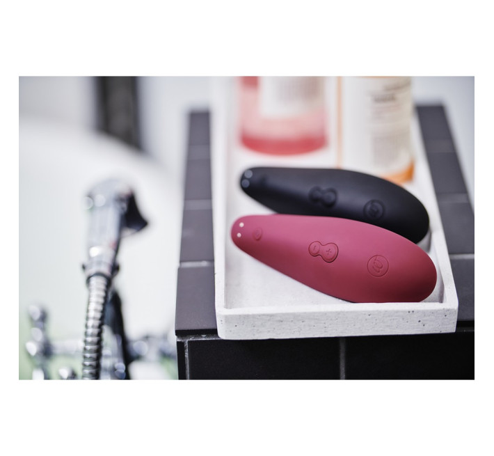 Вакуумный стимулятор клитора Womanizer Classic 2 Black