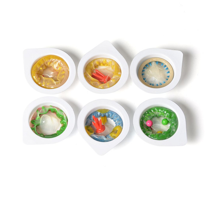 Recare Spike Condom Green (з рядами шипів)